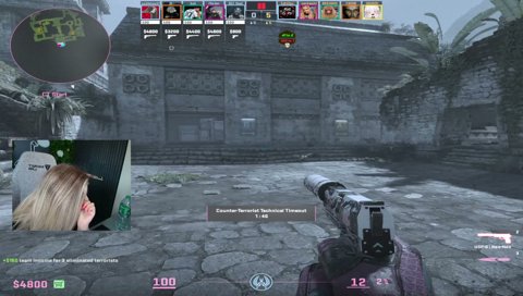 you can tell yellow, no he left the game - zopfiaa